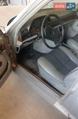 Седан Mercedes-Benz S-Class 1984 в 