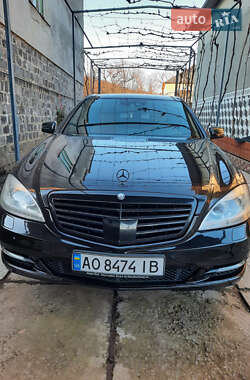 Седан Mercedes-Benz S-Class 2011 в Мукачевому