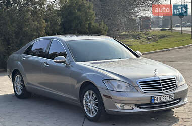 Седан Mercedes-Benz S-Class 2006 в Чорноморську