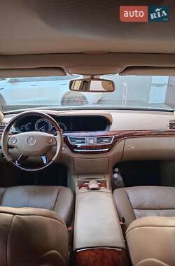 Седан Mercedes-Benz S-Class 2005 в 