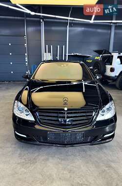 Седан Mercedes-Benz S-Class 2009 в Львові