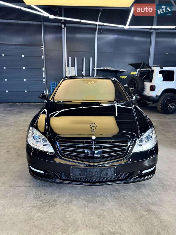 Mercedes-Benz S-Class 2009