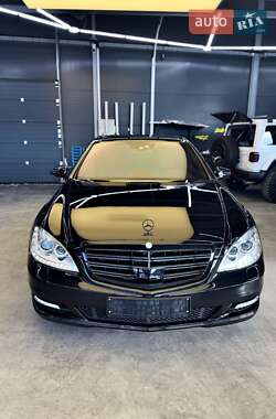 Седан Mercedes-Benz S-Class 2009 в 