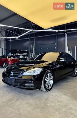 Седан Mercedes-Benz S-Class 2009 в Львові