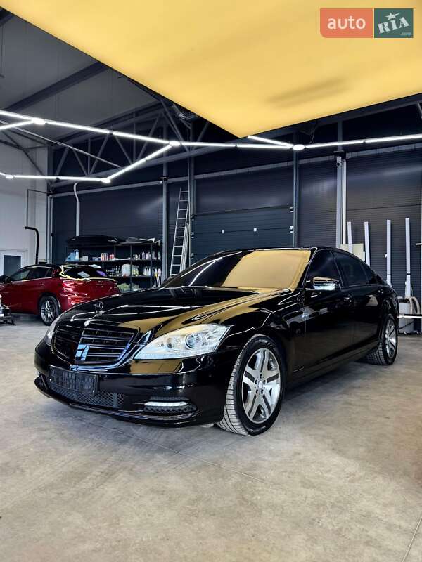 Mercedes-Benz S-Class 2009