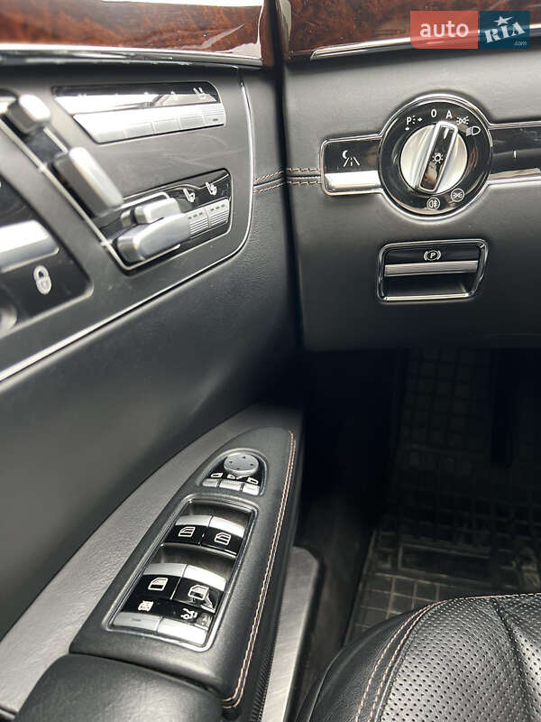 Седан Mercedes-Benz S-Class 2012 в Черкасах