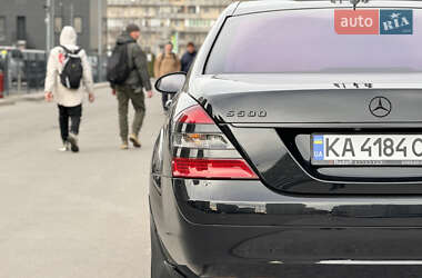 Седан Mercedes-Benz S-Class 2005 в 