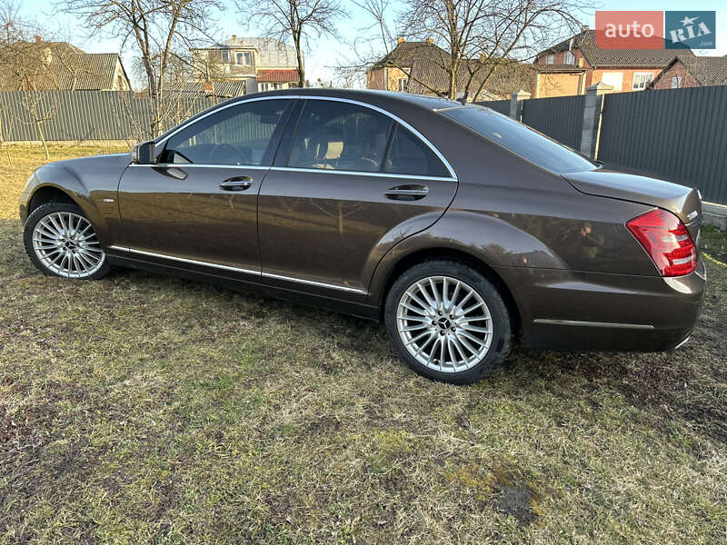 Седан Mercedes-Benz S-Class 2010 в 