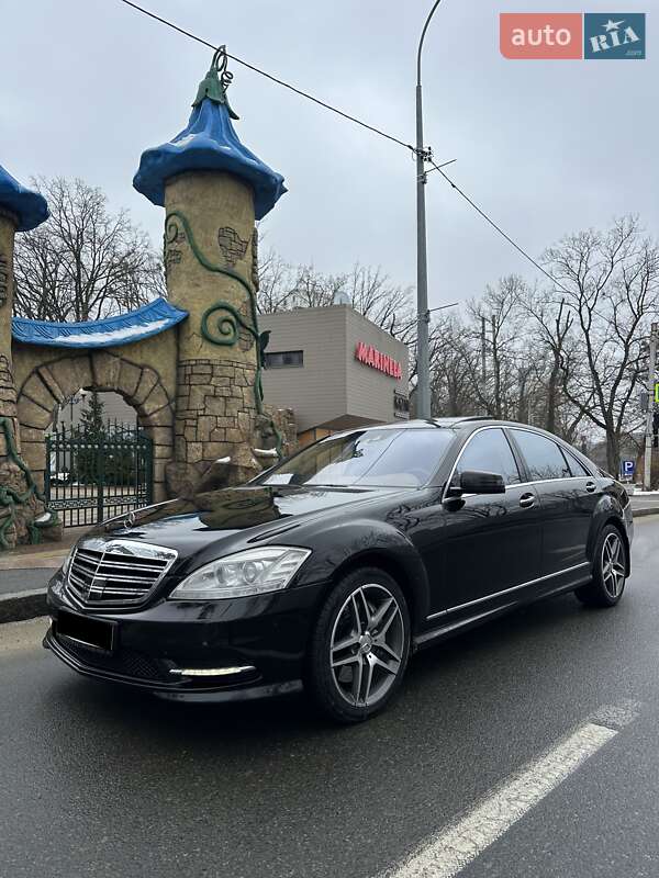Седан Mercedes-Benz S-Class 2012 в 