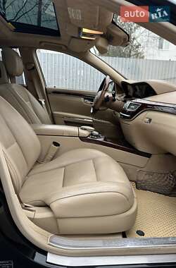 Седан Mercedes-Benz S-Class 2012 в 