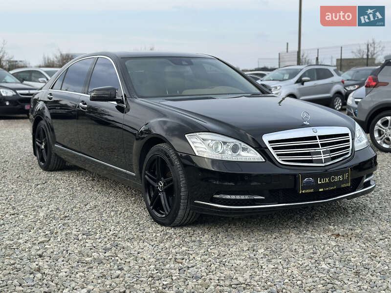 Mercedes-Benz S-Class 2012