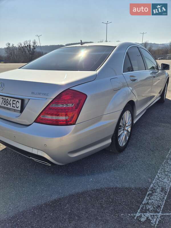 Седан Mercedes-Benz S-Class 2011 в Черновцах