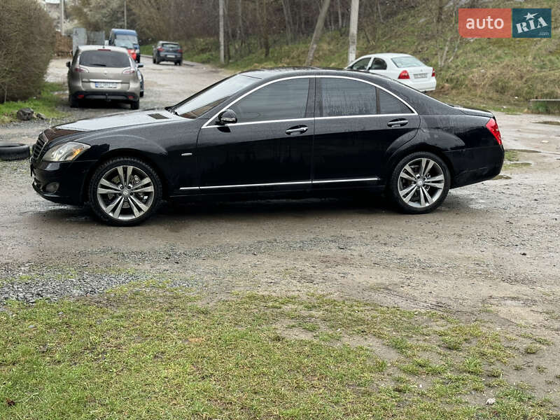 Седан Mercedes-Benz S-Class 2009 в Львові