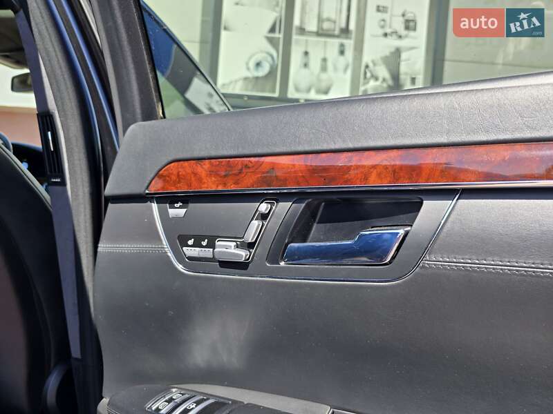 Седан Mercedes-Benz S-Class 2006 в Одесі