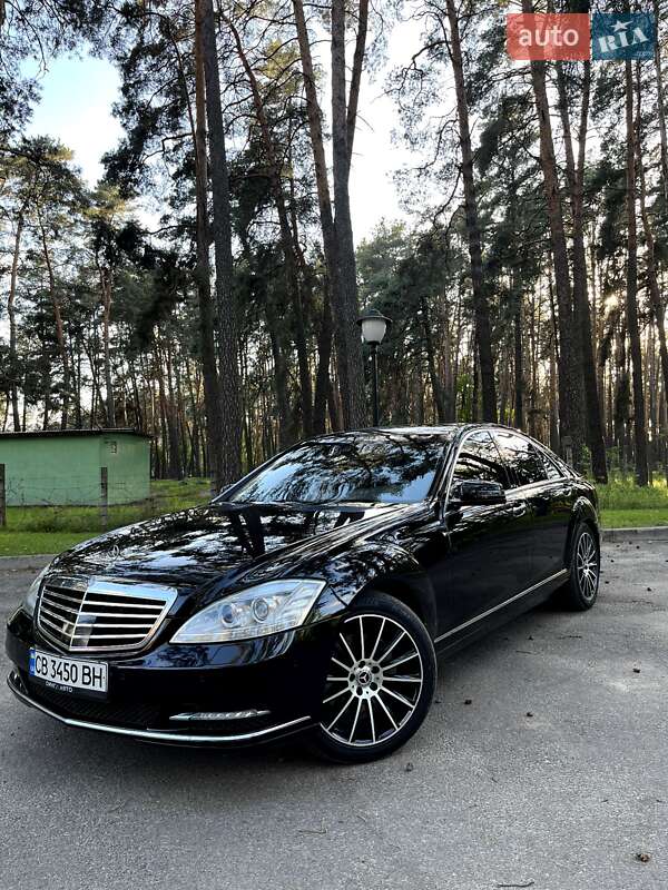 Седан Mercedes-Benz S-Class 2013 в 