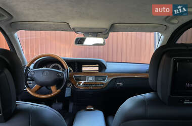 Седан Mercedes-Benz S-Class 2009 в 