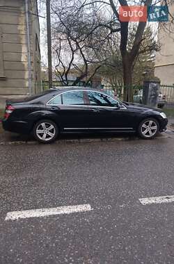 Седан Mercedes-Benz S-Class 2005 в 