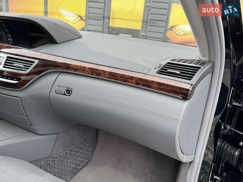 Седан Mercedes-Benz S-Class 2007 в Стрию