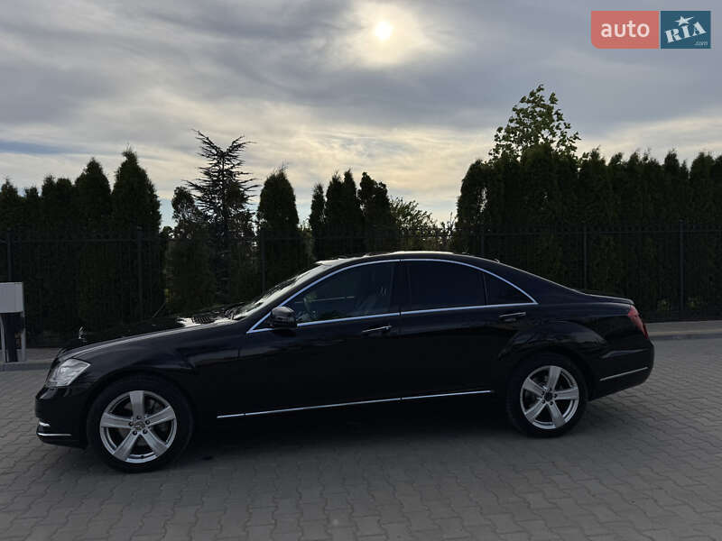 Седан Mercedes-Benz S-Class 2012 в 