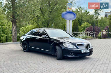 Седан Mercedes-Benz S-Class 2005 в 
