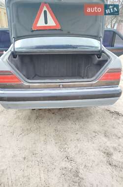 Седан Mercedes-Benz S-Class 1992 в 