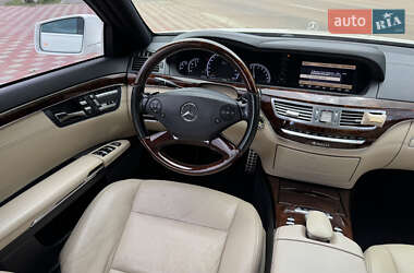 Седан Mercedes-Benz S-Class 2012 в 