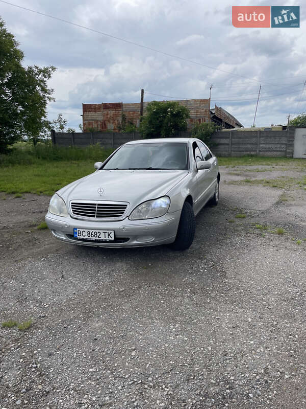 Mercedes-Benz S-Class 2001