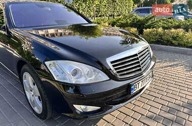 Седан Mercedes-Benz S-Class 2005 в 