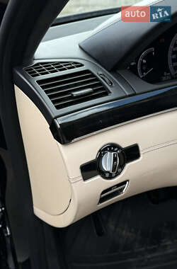 Седан Mercedes-Benz S-Class 2012 в 