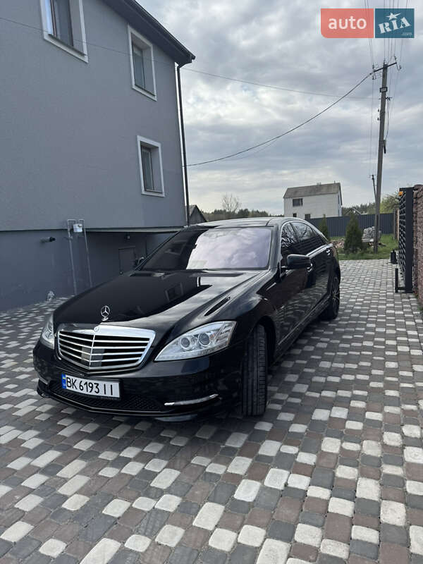 Седан Mercedes-Benz S-Class 2012 в Звягеле