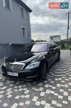 Седан Mercedes-Benz S-Class 2012 в 