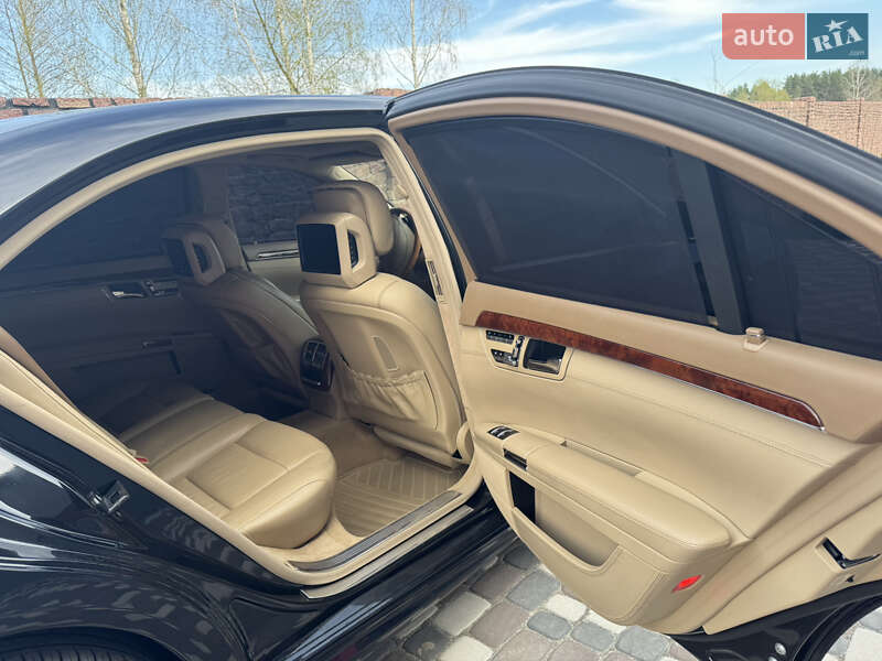 Седан Mercedes-Benz S-Class 2012 в Звягеле
