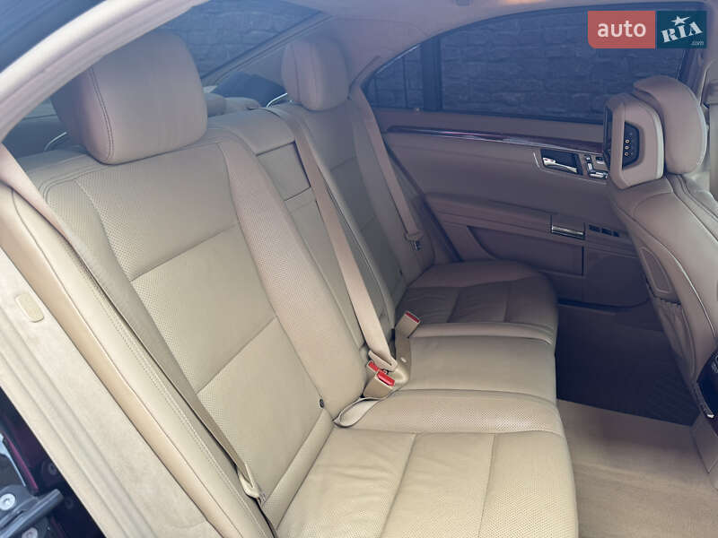 Седан Mercedes-Benz S-Class 2012 в Звягеле
