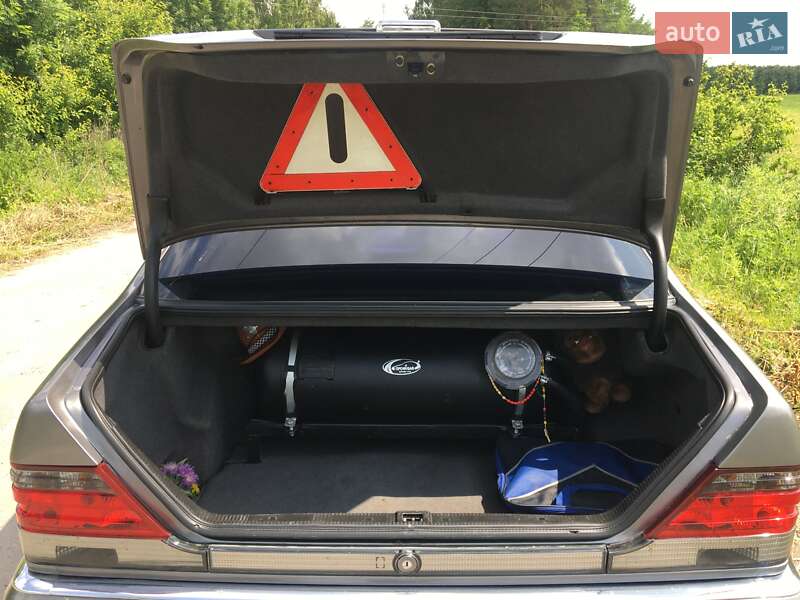 Седан Mercedes-Benz S-Class 1996 в Львове