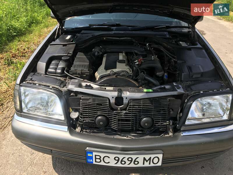 Седан Mercedes-Benz S-Class 1996 в Львове
