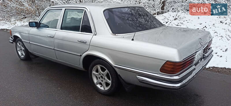 Седан Mercedes-Benz S-Class 1979 в Гайсину