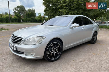 Седан Mercedes-Benz S-Class 2006 в Ніжині