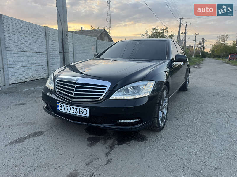 Седан Mercedes-Benz S-Class 2013 в 