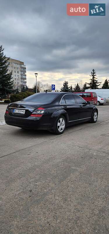 Седан Mercedes-Benz S-Class 2006 в Вараше