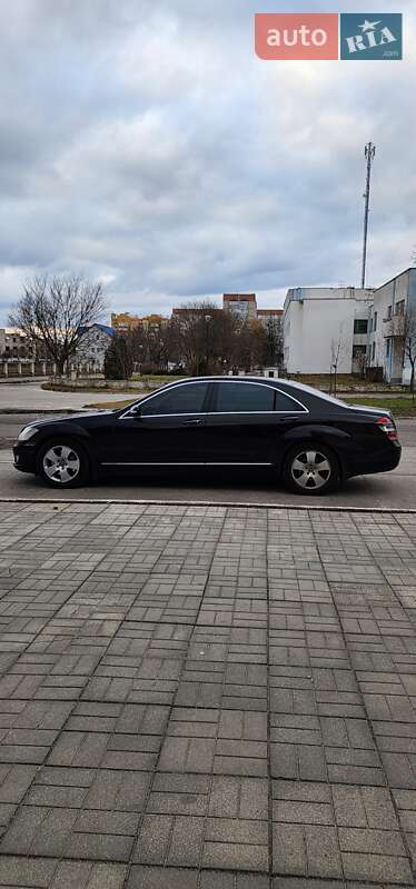 Седан Mercedes-Benz S-Class 2006 в Вараше