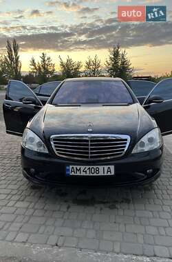 Седан Mercedes-Benz S-Class 2007 в Новониколаевке