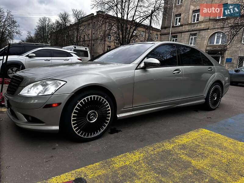 Mercedes-Benz S-Class 2009