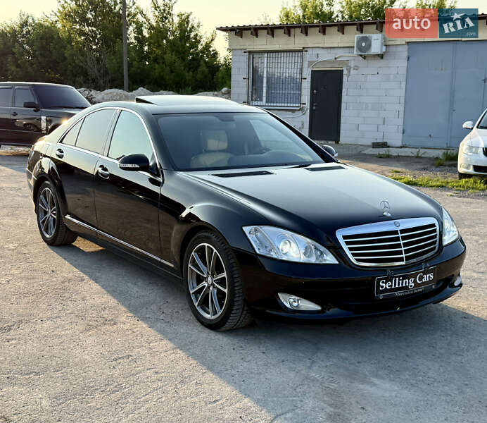 Седан Mercedes-Benz S-Class 2006 в Ровно