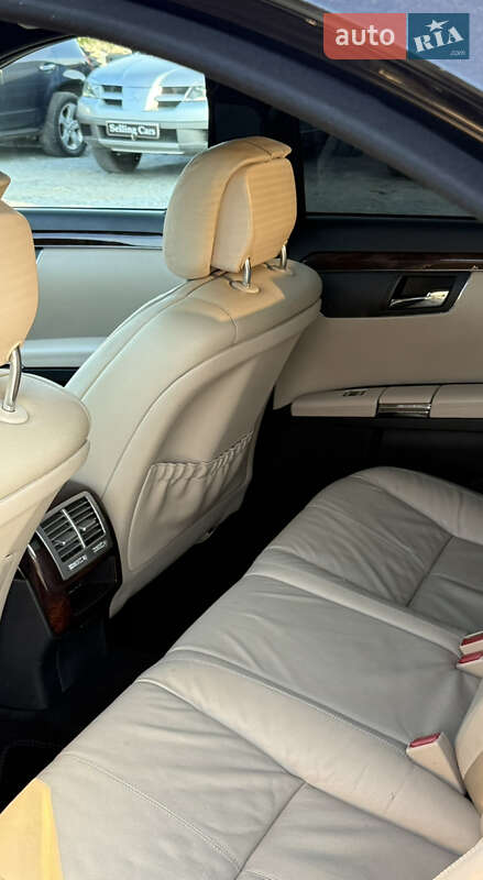 Седан Mercedes-Benz S-Class 2006 в Ровно