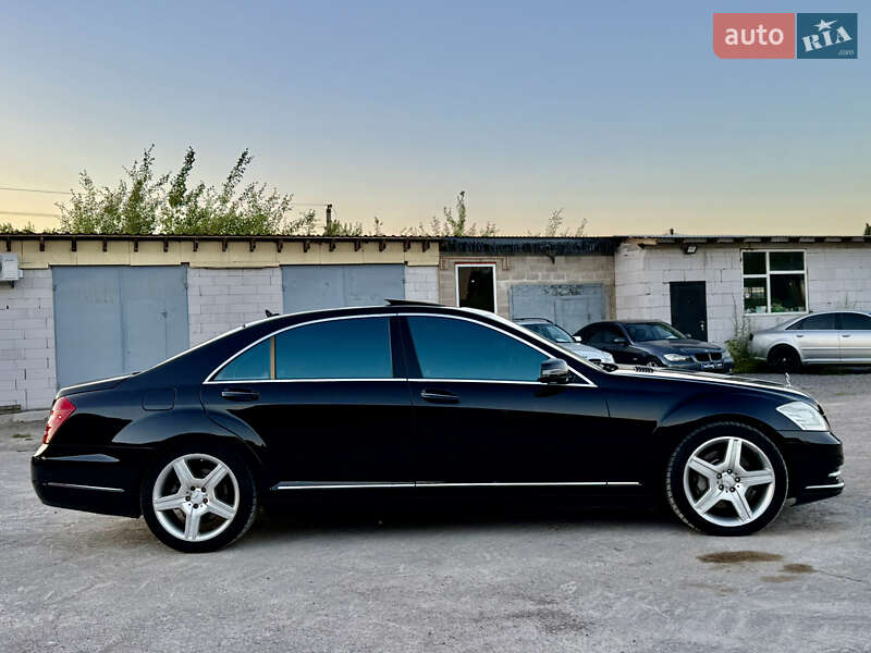 Седан Mercedes-Benz S-Class 2010 в Ровно