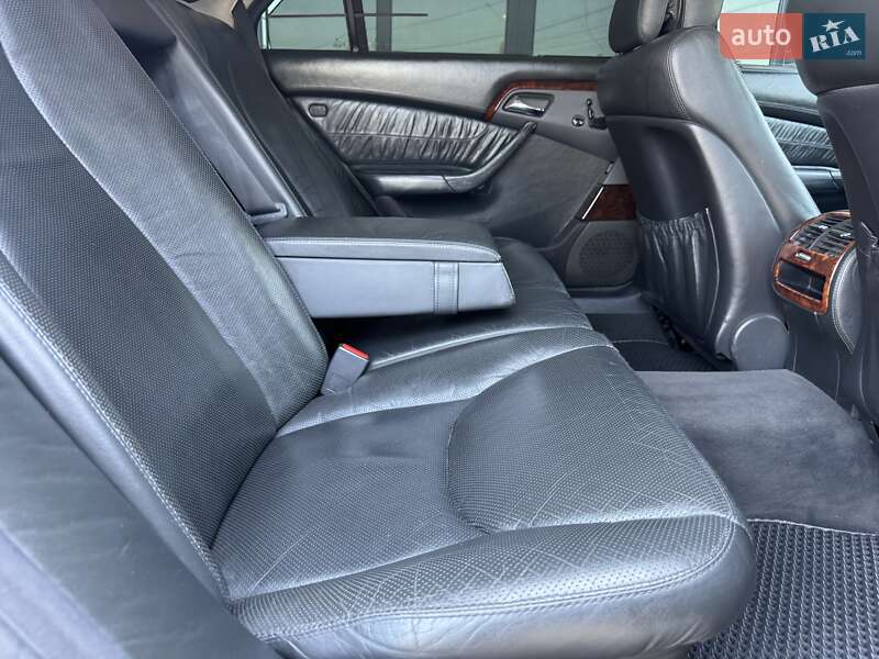 Седан Mercedes-Benz S-Class 2001 в Чернівцях