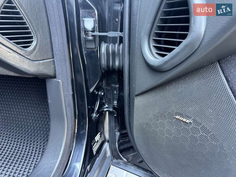 Седан Mercedes-Benz S-Class 2001 в Чернівцях