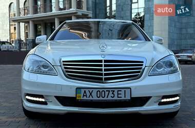 Седан Mercedes-Benz S-Class 2012 в 