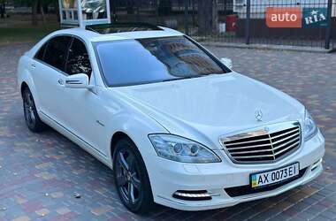 Седан Mercedes-Benz S-Class 2012 в 
