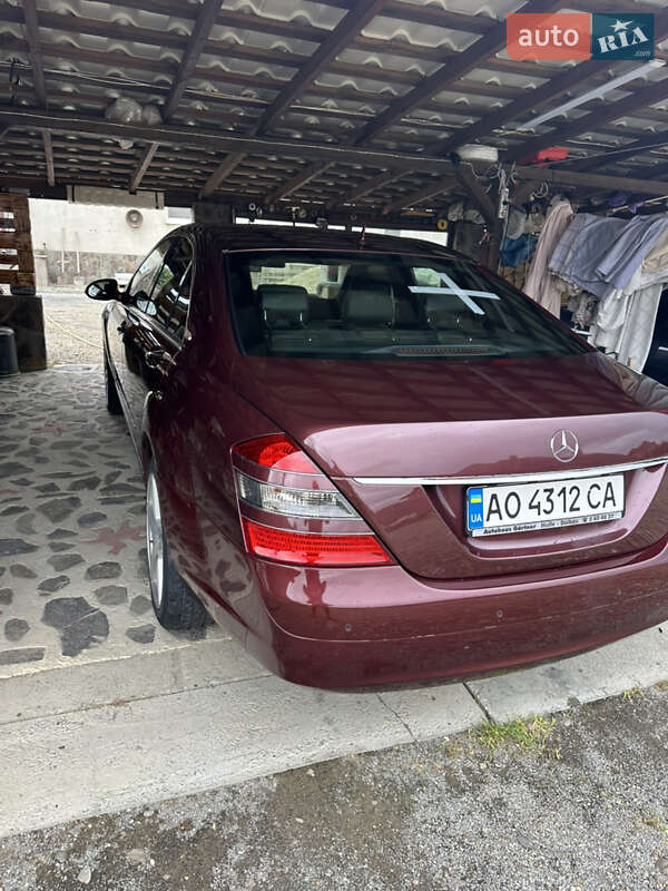 Седан Mercedes-Benz S-Class 2007 в Ужгороді